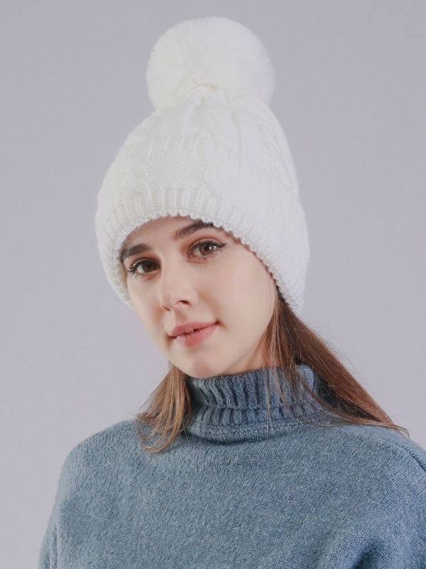 Gorro de lana con pompón de mujer 2