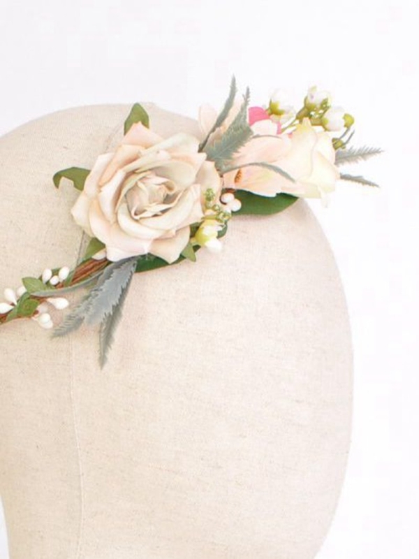 Corona diadema de flores con hojas BEIGE DETALLE