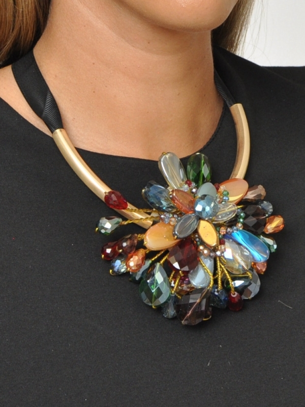 Collar corto de flower cystal MULTICOLOR DETALLE