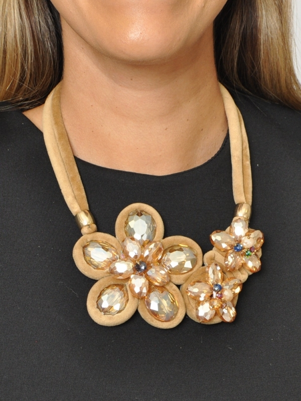 Collar corto flor de cristal BEIGE