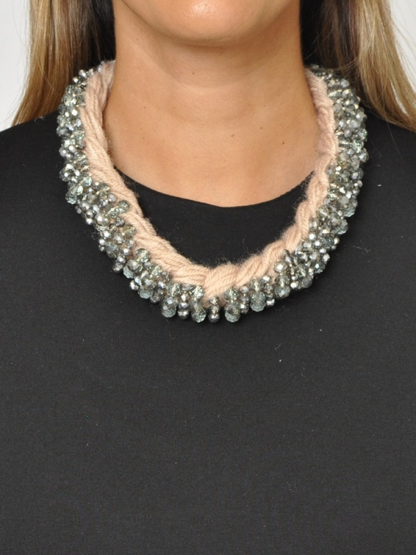 Collar corto lana y cuentas de cristal BEIGE