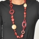 Collar largo aros de resina enlazados GRANATE