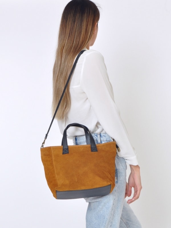 Bolso mujer de piel serraje detalle