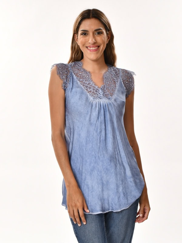 Top fluido con puntilla AZUL