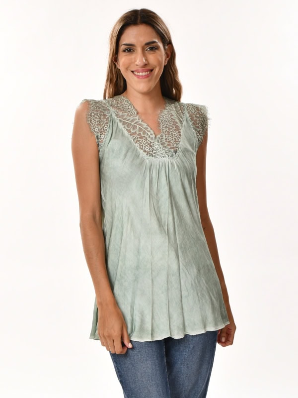 Top fluido con puntilla VERDE