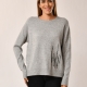 Jersey de mujer con bordado discreto y tacto suave GRIS