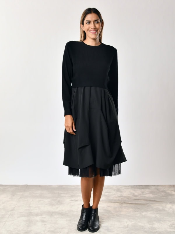 Vestido con efecto dos piezas y falda con detalles de tul negro