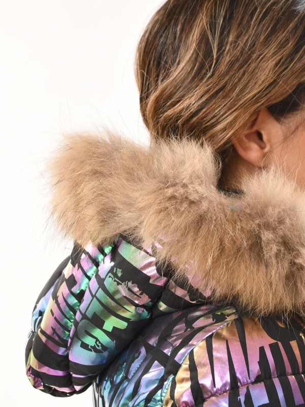 Chaqueta Plumífero con capucha de pelo natural DETALLE