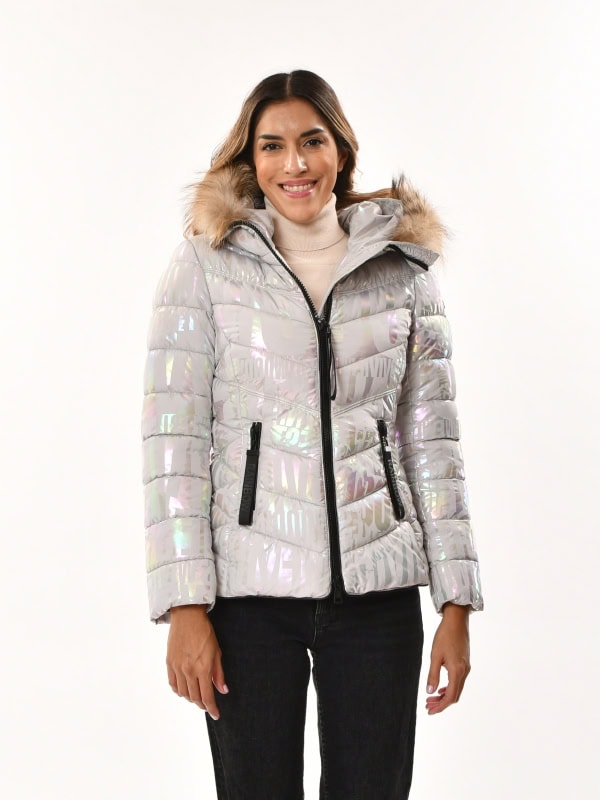 Chaqueta plumífero con bolsillos y capucha gris