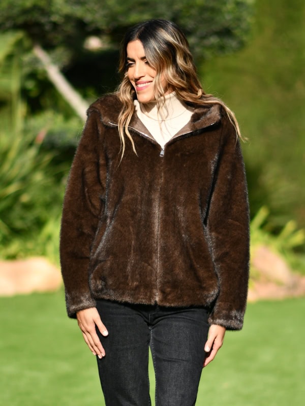 Chaqueta con capucha pelo peluche CAFÉ