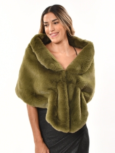 Estola de pelo peluche de Meua Boutique.