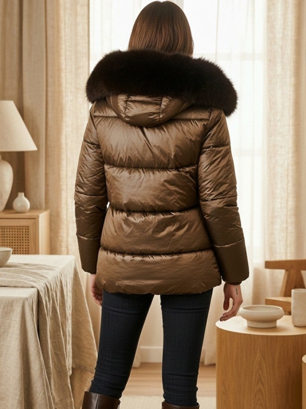 Abrigo corto acolchado de mujer ESPALDA