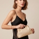 Clutch de rafia metalizada dorado
