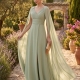 Vestido de fiesta largo con capa verde pistacho