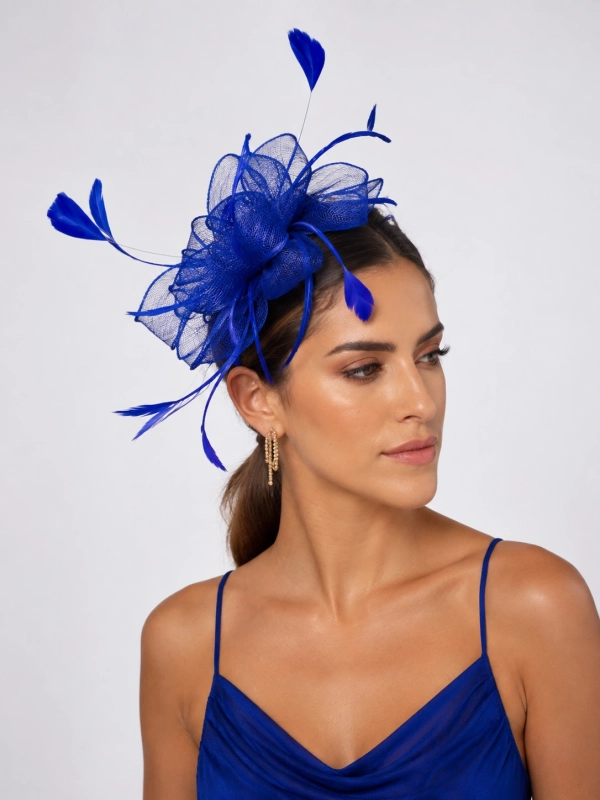 Tocado diadema sinamay flor y plumas para bodas AZULON