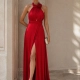 Vestido de fiesta largo cuello halter raso con broche de flor LUNA ROJO CHERRY